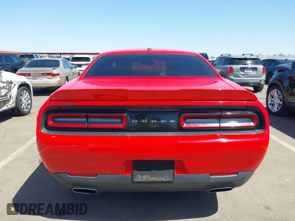 2018 Dodge Challenger SXT z VIN 2C3CDZAG6JH294667, wystawiony jako IAAI lot #42062200 z przebiegiem 84 911 mil mil oraz . Historia ofert i sprzedaży dostępna na DreamBid. Obrazek 17.