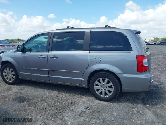2014 Chrysler Town & Country Touring with VIN 2C4RC1BG6ER463885, listed as a IAAI auction lot 41943602 with 154,815 mi miles. Bid and sale history available at carsss.com. Image 14.