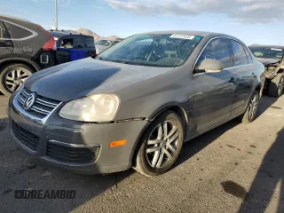 2005 Volkswagen Jetta 2.5L с VIN 3VWDF71K75M640121, выставлен на аукционе Copart как лот 44122435 с пробегом 208 587 миль миль и Списание • Salvage title. История ставок и продаж доступна на DreamBid. Изображение 1.