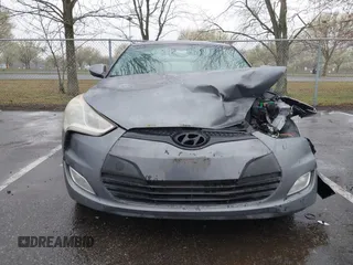 2017 Hyundai Veloster with VIN KMHTC6AD4HU309625, listed as a IAAI auction lot 41933497 with 184,632 mi miles. Bid and sale history available at carsss.com. Image 6.