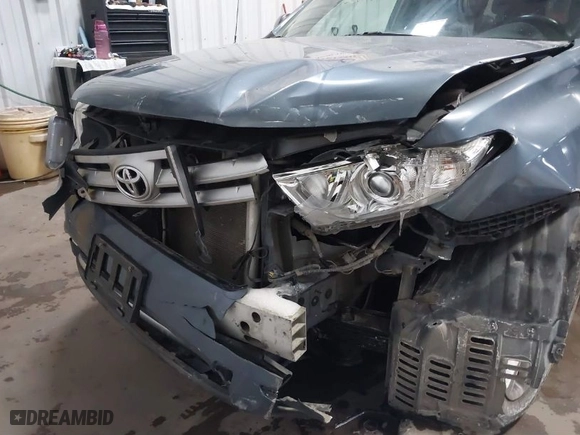 2012 Toyota Highlander with VIN 5TDBK3EH9CS119511, listed as a IAAI auction lot 41581563 with 131,970 mi miles. Bid and sale history available at carsss.com. Image 6.
