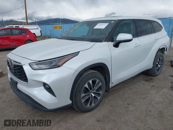 2022 Toyota Highlander XLE with VIN 5TDGZRBHXNS234405, listed as a IAAI auction lot 42045237 with 49,875 mi miles and . Bid and sale history available at DreamBid. Image 18.
