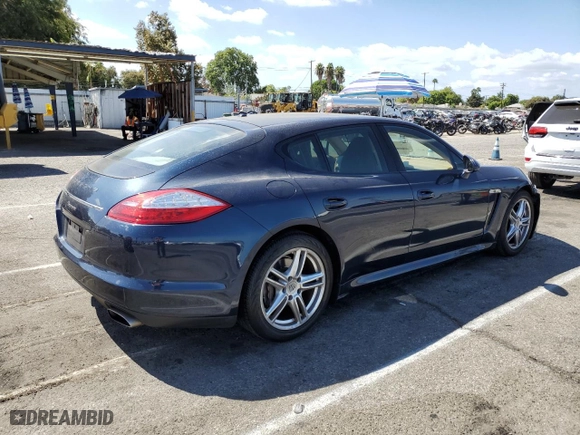 2012 Porsche Panamera with VIN WP0AA2A79CL018752, listed as a Copart auction lot 72083254 with 140,361 mi miles and Salvage Title. Bid and sale history available at carsss.com. Image 3.