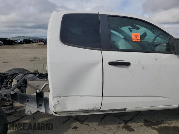 2018 Chevrolet Colorado 2WD Work Truck z VIN 1GCHSBEA8J1299579, wystawiony jako Copart lot #49487245 z przebiegiem Nie podano mil oraz Czysty tytuł • Clean title. Historia ofert i sprzedaży dostępna na DreamBid. Obrazek 10.
