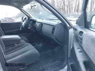 2002 Dodge Dakota Sport with VIN 1B7HG38N12S661043, listed as a IAAI auction lot 41552725 with 206,662 mi miles. Bid and sale history available at carsss.com. Image 5.