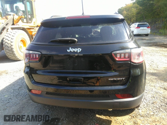 2018 Jeep Compass Sport with VIN 3C4NJCABXJT326364, listed as a IAAI auction lot 40289629 with 68,896 mi miles. Bid and sale history available at carsss.com. Image 16.