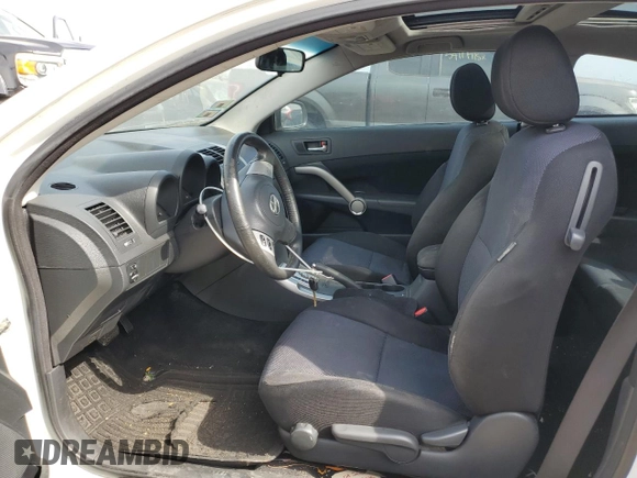 2008 Scion tC Spec z VIN JTKDE167980234431, wystawiony jako Copart lot #54694025 z przebiegiem 130 319 mil mil oraz Szkoda całkowita • Salvage title. Historia ofert i sprzedaży dostępna na DreamBid. Obrazek 7.