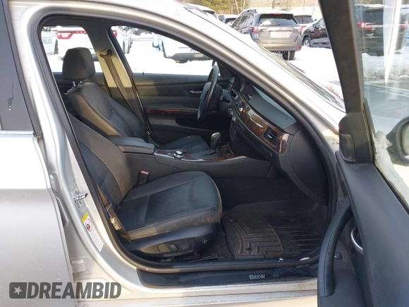 2008 BMW 3 Series 335xi with VIN WBAVD53538A010720, listed as a IAAI auction lot 41526919 with 248,976 mi miles. Bid and sale history available at carsss.com. Image 5.