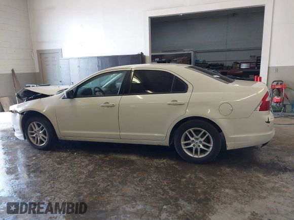 2010 Ford Fusion S with VIN 3FAHP0GA9AR180356, listed as a IAAI auction lot 41662335 with 171,048 mi miles. Bid and sale history available at carsss.com. Image 15.