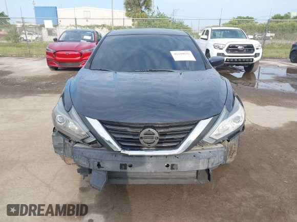2018 Nissan Altima SR with VIN 1N4AL3AP5JC255662, listed as a IAAI auction lot 42229232 with 171,399 mi miles and . Bid and sale history available at carsss.com. Image 12.