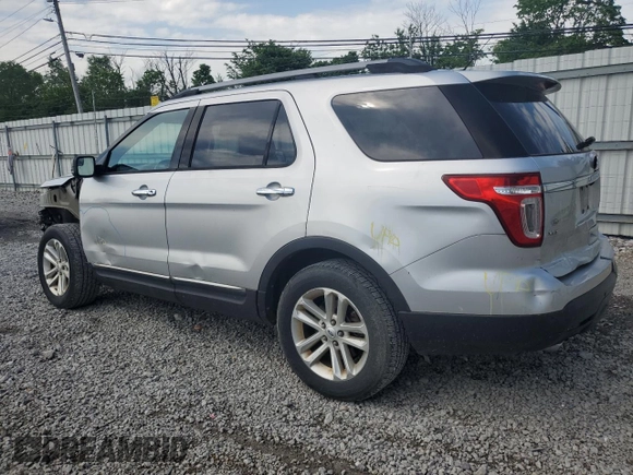 2013 Ford Explorer XLT z VIN 1FM5K7D99DGB05114, wystawiony jako Copart lot #57299235 z przebiegiem 121 950 mil mil oraz Szkoda całkowita • Salvage title. Historia ofert i sprzedaży dostępna na DreamBid. Obrazek 2.