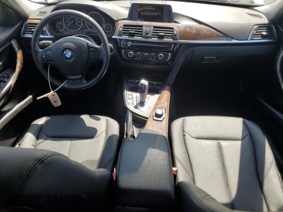 2016 BMW 3 Series 320i z VIN WBA8A9C52GK619027, wystawiony jako Copart lot #48972325 z przebiegiem 118 245 mil mil oraz Szkoda całkowita • Salvage title. Historia ofert i sprzedaży dostępna na DreamBid. Obrazek 8.