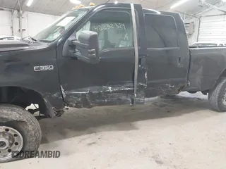 2004 Ford F-350 XL z VIN 1FTSW31P74EB44030, wystawiony jako IAAI lot #42232329 z przebiegiem 141 796 mil mil oraz . Historia ofert i sprzedaży dostępna na DreamBid. Obrazek 6.