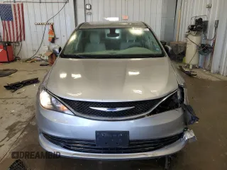 2017 Chrysler Pacifica Touring with VIN 2C4RC1DG8HR577601, listed as a Copart auction lot 60551505 with 149,174 mi miles and Non repairable. Bid and sale history available at DreamBid. Image 5.