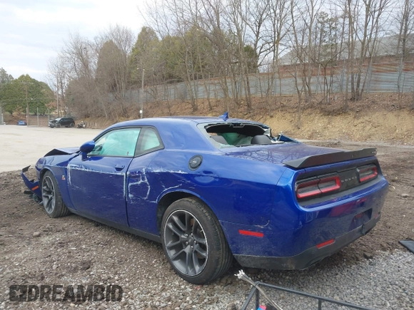 2021 Dodge Challenger R/T Scat Pack Widebody z VIN 2C3CDZFJXMH615361, wystawiony jako IAAI lot #41911374 z przebiegiem 27 159 mil mil oraz . Historia ofert i sprzedaży dostępna na DreamBid. Obrazek 3.