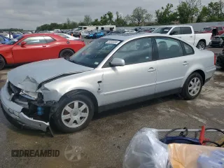 2001 Volkswagen Passat GLS with VIN WVWAH63B31P045469, listed as a Copart auction lot 54858055 with 128,859 mi miles and Salvage title. Bid and sale history available at DreamBid. Image 1.
