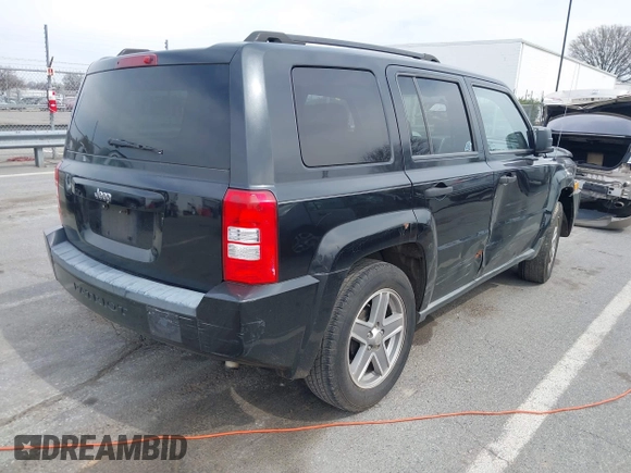2008 Jeep Patriot Sport with VIN 1J8FT28WX8D711353, listed as a IAAI auction lot 41793321 with 161,777 mi miles. Bid and sale history available at carsss.com. Image 4.