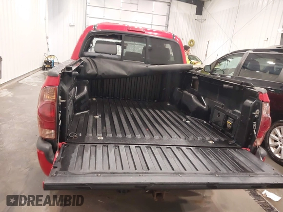 2007 Toyota Tacoma with VIN 5TELU42N37Z457266, listed as a IAAI auction lot 42043772 with 184,594 mi miles and . Bid and sale history available at DreamBid. Image 13.