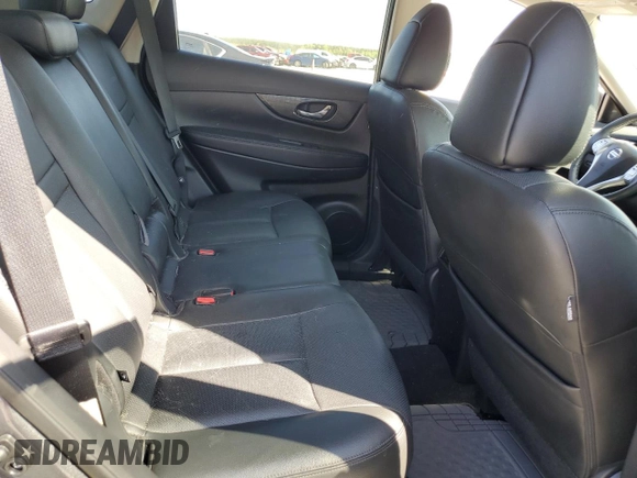 2015 Nissan Rogue SL z VIN 5N1AT2MV4FC923940, wystawiony jako Copart lot #50649605 z przebiegiem 68 083 mil mil oraz Szkoda całkowita • Salvage title. Historia ofert i sprzedaży dostępna na DreamBid. Obrazek 10.