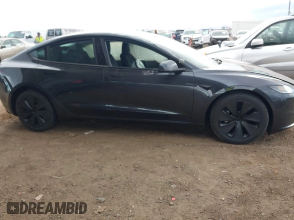 2024 Tesla Model 3 z VIN 5YJ3E1EA3RF771010, wystawiony jako IAAI lot #41738109 z przebiegiem 8 493 mil mil oraz . Historia ofert i sprzedaży dostępna na DreamBid. Obrazek 13.