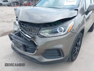 2021 Chevrolet Trax LT with VIN KL7CJLSBXMB359468, listed as a IAAI auction lot 41982149 with 199,685 mi miles and . Bid and sale history available at DreamBid. Image 18.