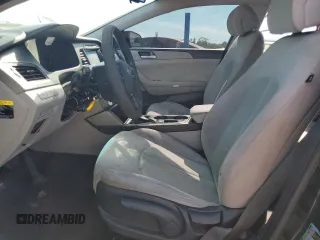 2016 Hyundai Sonata SE z VIN 5NPE24AF9GH275762, wystawiony jako Copart lot #57659225 z przebiegiem 190 229 mil mil oraz Szkoda całkowita • Salvage title. Historia ofert i sprzedaży dostępna na DreamBid. Obrazek 7.