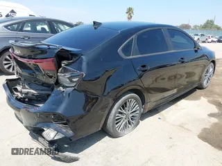 2023 Kia Forte GT-Line z VIN 3KPF54AD2PE610570, wystawiony jako IAAI lot #41744796 z przebiegiem 32 700 mil mil oraz . Historia ofert i sprzedaży dostępna na DreamBid. Obrazek 4.