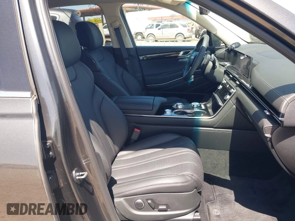 2025 Genesis GV80 Standard with VIN KMUHFESB6SU273191, listed as a IAAI auction lot 42121747 with 1,815 mi miles and . Bid and sale history available at DreamBid. Image 5.