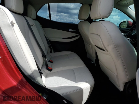 2020 Buick Encore GX Select z VIN KL4MMESL7LB104563, wystawiony jako Copart lot #57122215 z przebiegiem 48 916 mil mil oraz Szkoda całkowita • Salvage title. Historia ofert i sprzedaży dostępna na DreamBid. Obrazek 11.
