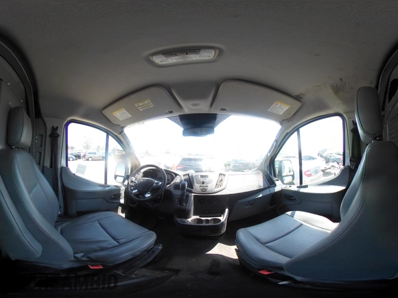 2018 Ford Transit z VIN 1FTYE1YM3JKA17396, wystawiony jako IAAI lot #42575062 z przebiegiem 68 063 mil mil oraz . Historia ofert i sprzedaży dostępna na DreamBid. Obrazek 21.
