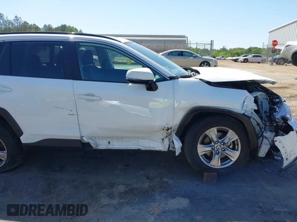 2024 Toyota RAV4 XLE with VIN 2T3P1RFV2RW443293, listed as a IAAI auction lot 42030139 with 32,277 mi miles. Bid and sale history available at carsss.com. Image 6.