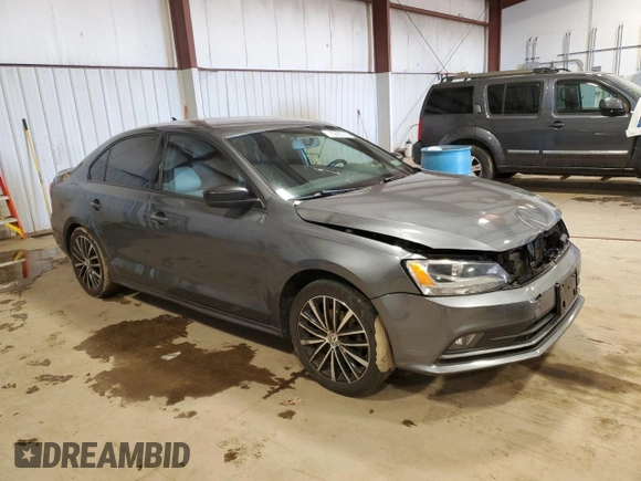 2015 Volkswagen Jetta SE with VIN 3VWD17AJ2FM421669, listed as a Copart auction lot 45633745 with 147,467 mi miles and Salvage title. Bid and sale history available at DreamBid. Image 4.