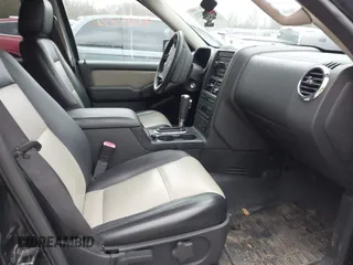 2007 Ford Explorer Sport Trac Limited z VIN 1FMEU53897UA04510, wystawiony jako IAAI lot #40903321 z przebiegiem 172 258 mil mil oraz . Historia ofert i sprzedaży dostępna na DreamBid. Obrazek 5.