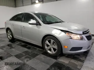 2014 Chevrolet Cruze 2LT z VIN 1G1PE5SB9E7181506, wystawiony jako Copart lot #46453855 z przebiegiem 151 602 mil mil oraz Szkoda całkowita • Salvage title. Historia ofert i sprzedaży dostępna na DreamBid. Obrazek 4.