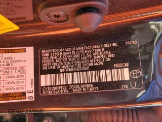 2019 Toyota C-HR XLE z VIN NMTKHMBX4KR078685, wystawiony jako Copart lot #49944845 z przebiegiem Nie podano mil oraz Nie do naprawy • Non repairable. Historia ofert i sprzedaży dostępna na DreamBid. Obrazek 13.
