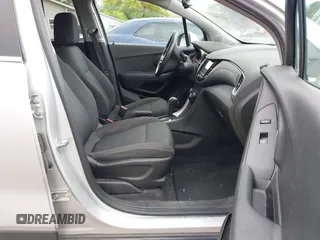 2019 Chevrolet Trax LT z VIN 3GNCJLSB4KL256651, wystawiony jako IAAI lot #42179904 z przebiegiem 132 143 mil mil oraz . Historia ofert i sprzedaży dostępna na DreamBid. Obrazek 5.