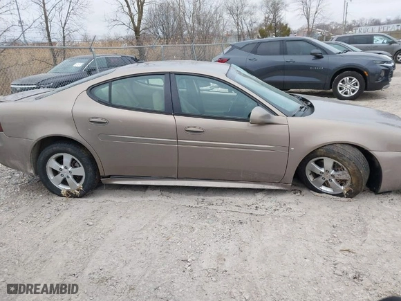2007 Pontiac Grand Prix with VIN 2G2WP552271227190, listed as a IAAI auction lot 41542945 with NaN miles. Bid and sale history available at carsss.com. Image 12.