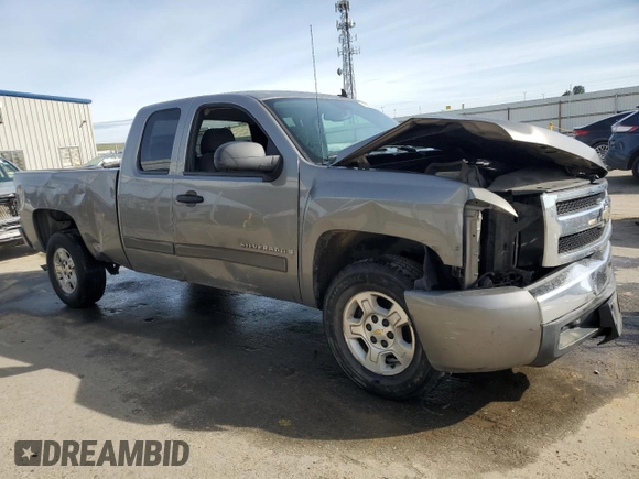 2007 Chevrolet Silverado 1500 LT w/1LT with VIN 2GCEC19C371710072, listed as a Copart auction lot 45674895 with 235,817 mi miles and Salvage Title. Bid and sale history available at carsss.com. Image 4.