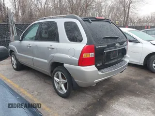 2005 Kia Sportage LX with VIN KNDJE723257071317, listed as a IAAI auction lot 41547643 with 267,610 mi miles and . Bid and sale history available at carsss.com. Image 3.
