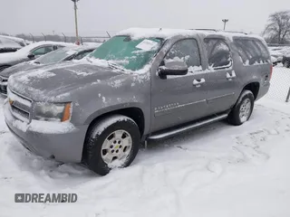 2008 Chevrolet Suburban Commercial with VIN 1GNFK16398J226725, listed as a IAAI auction lot 41268141 with 1 mi miles. Bid and sale history available at carsss.com. Image 2.