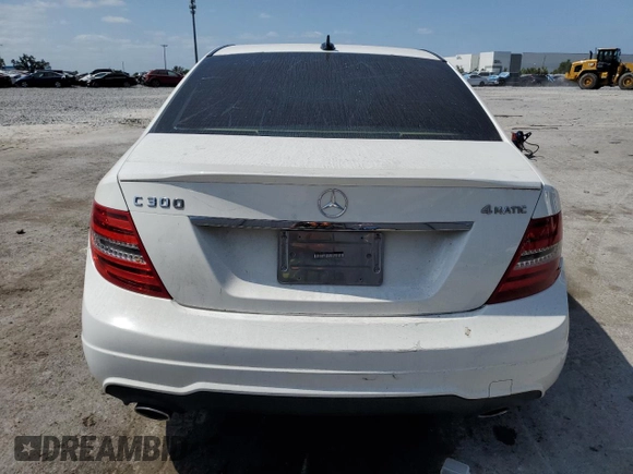 2014 Mercedes-Benz C 300 Sport z VIN WDDGF8AB2ER301759, wystawiony jako Copart lot #54536325 z przebiegiem 110 362 mil mil oraz Szkoda całkowita • Salvage title. Historia ofert i sprzedaży dostępna na DreamBid. Obrazek 6.