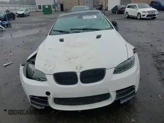 2013 BMW M3 z VIN WBSKG9C54DJ595279, wystawiony jako Copart lot #85358304 z przebiegiem Nie podano mil oraz Szkoda całkowita • Salvage title. Historia ofert i sprzedaży dostępna na DreamBid. Obrazek 10.
