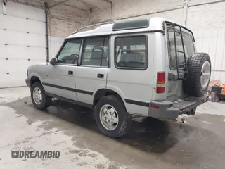 1996 Land Rover Discovery z VIN SALJY1282TA192177, wystawiony jako IAAI lot #42221390 z przebiegiem 167 727 mil mil oraz . Historia ofert i sprzedaży dostępna na DreamBid. Obrazek 3.