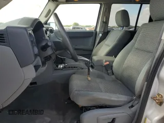 2006 Jeep Commander with VIN 1J8HH48K06C232493, listed as a Copart auction lot 67798314 with 172,556 mi miles and Salvage Title. Bid and sale history available at carsss.com. Image 6.