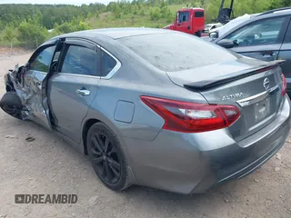 2017 Nissan Altima SV z VIN 1N4AL3AP4HC266324, wystawiony jako IAAI lot #42170025 z przebiegiem 127 595 mil mil oraz . Historia ofert i sprzedaży dostępna na DreamBid. Obrazek 3.