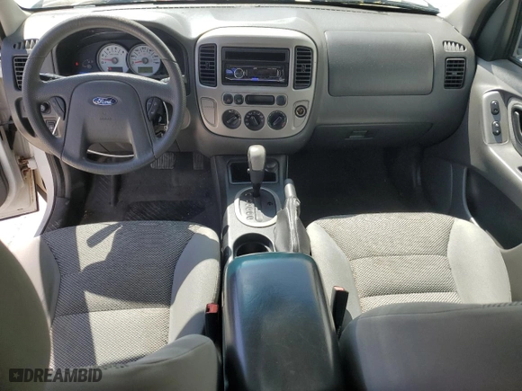 2005 Ford Escape XLT with VIN 1FMYU93105DA03153, listed as a Copart auction lot 53925575 with 282,714 mi miles and Clean Title. Bid and sale history available at carsss.com. Image 8.