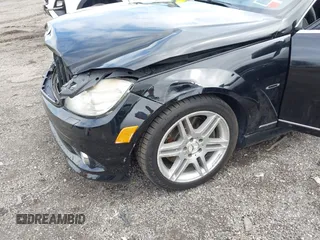 2008 Mercedes-Benz C 350 Sport z VIN WDDGF56X58F179519, wystawiony jako IAAI lot #39839375 z przebiegiem 160 482 mil mil oraz . Historia ofert i sprzedaży dostępna na DreamBid. Obrazek 12.