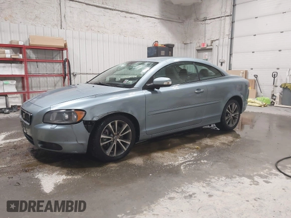 2010 Volvo C70 with VIN YV1672MC5AJ093125, listed as a IAAI auction lot 41459887 with 107,944 mi miles. Bid and sale history available at carsss.com. Image 17.