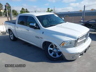 2017 Ram 1500 Laramie z VIN 1C6RR6NT4HS561862, wystawiony jako IAAI lot #42172563 z przebiegiem 264 918 mil mil oraz . Historia ofert i sprzedaży dostępna na DreamBid. Obrazek 1.