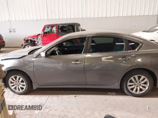 2016 Nissan Altima S z VIN 1N4AL3AP5GN343706, wystawiony jako IAAI lot #42001606 z przebiegiem 66 020 mil mil oraz . Historia ofert i sprzedaży dostępna na DreamBid. Obrazek 14.